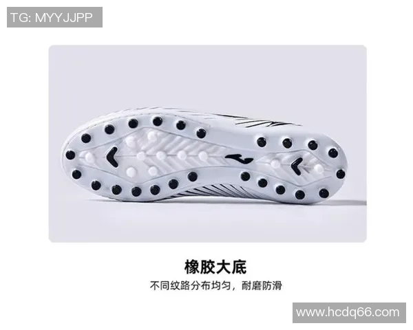 球星佩戴荷马足球鞋展现独特风采引领潮流风尚